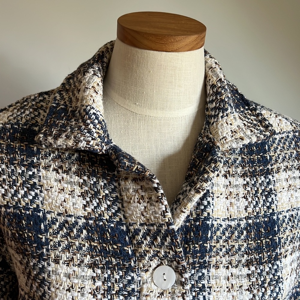 BOUCLE Jacket - Picture 2 of 10